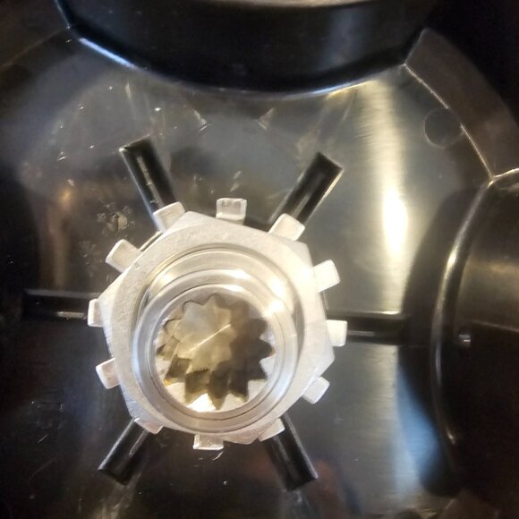 Commercial 1 Gallon Hamilton Beach Blender Two Containers Sharpened Blade Assem. - Picture 8 of 9